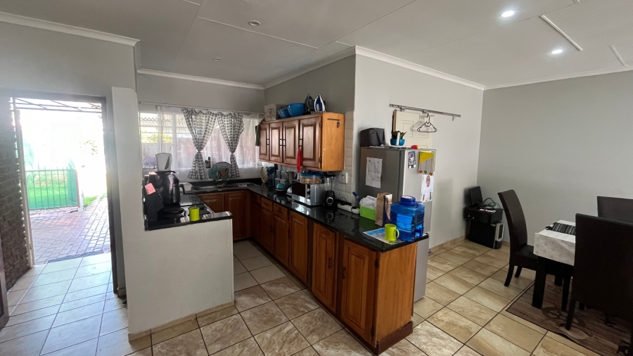 2 Bedroom Property for Sale in Rustenburg Central North West